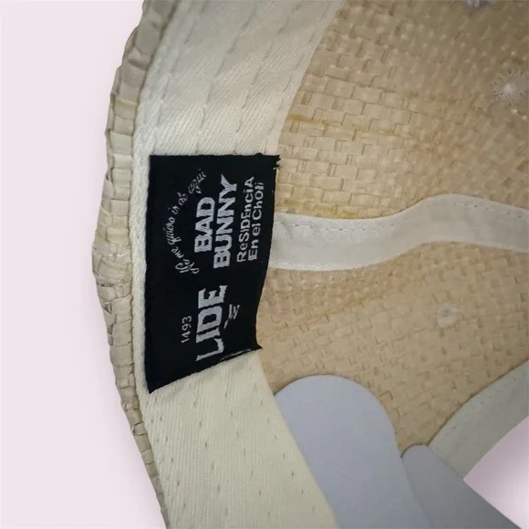 Bad Bunny Puerto Rico residence hat No Me Quiero Ir De Aqui - Picture 8 of 8